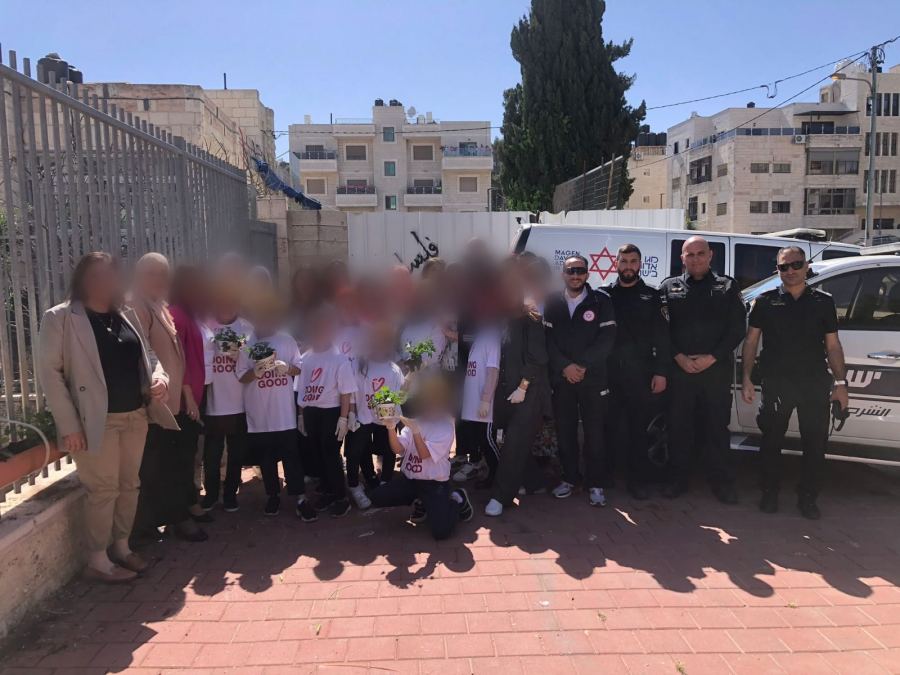 شرطة القدس : نشاط جماهيري مع طالبات مدرسة الأفق في حي بيت حنينا