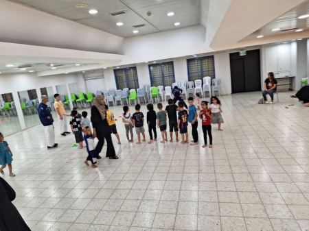 المركز الجماهيري وبلدية الطيرة يفتتحان العديد من الدورات التربوية