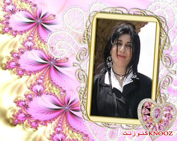 وَ أَتَــدَثَّــرُ بِلَآلِئِ عَيْنيْــكِ الْبَحْرِيَّة