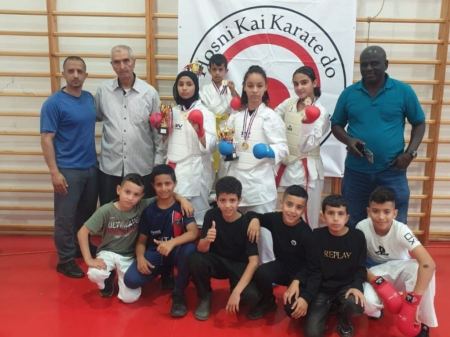 منتخب صخرة الصحراء للكراتيه في الجماهيري رهط تتألق في بطولة الكراتيه في كفر قاسم 