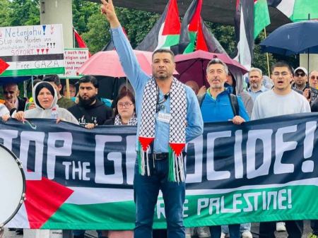 الجالية الفلسطينية في مدينة بريمن الالمانية تنظم التظاهرة الاسبوعية تضامنا مع القضية الفلسطينية وتنديدا بالعدوان على غزة