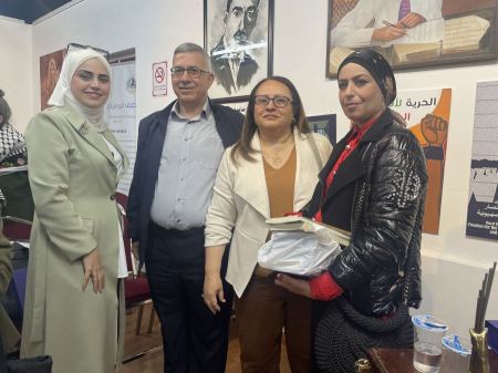 "رحلة مكوكية" حول المشاركة بمؤتمر أدب الحرية بعمان