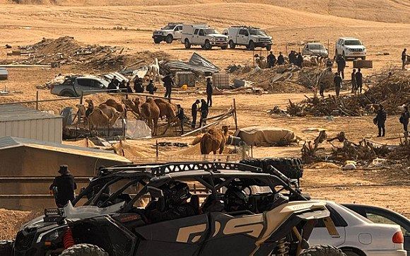 الجرافات الإسرائيلية تهدم مباني في قرية السر بالنقب