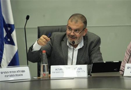 أبو كبير يسمح بدفن الموتى العرب أيام نهاية الأسبوع