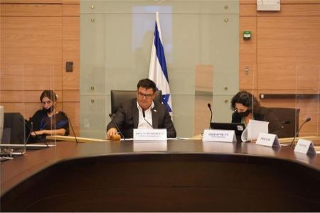 بحث شكاوي أسعار المواصلات العامة في اسرائيل