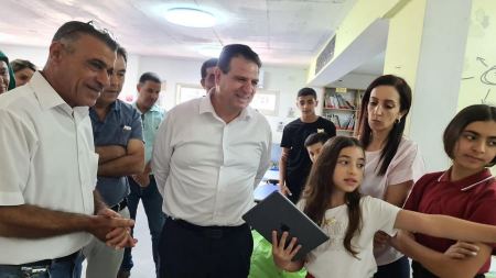 تحدي القراءة في المدرسة الابتدائية أ البعنة وجوائز للفائزين