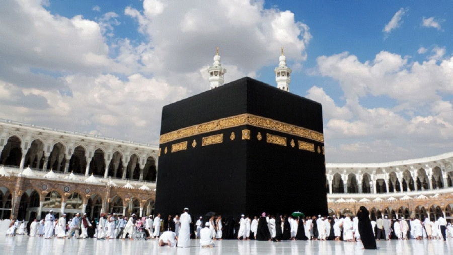 حج “سياحي” للمقيمين.. تكاليف مرتفعة وقيود صارمة تفرضها السعودية هذا العام