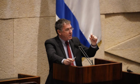 تشديد العقوبة على كل من يرتكب مخالفة ضد الطواقم الطبية