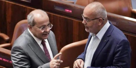 تخفيض رسوم التأمين الوطني المفروضة على الطلاب الجامعيين