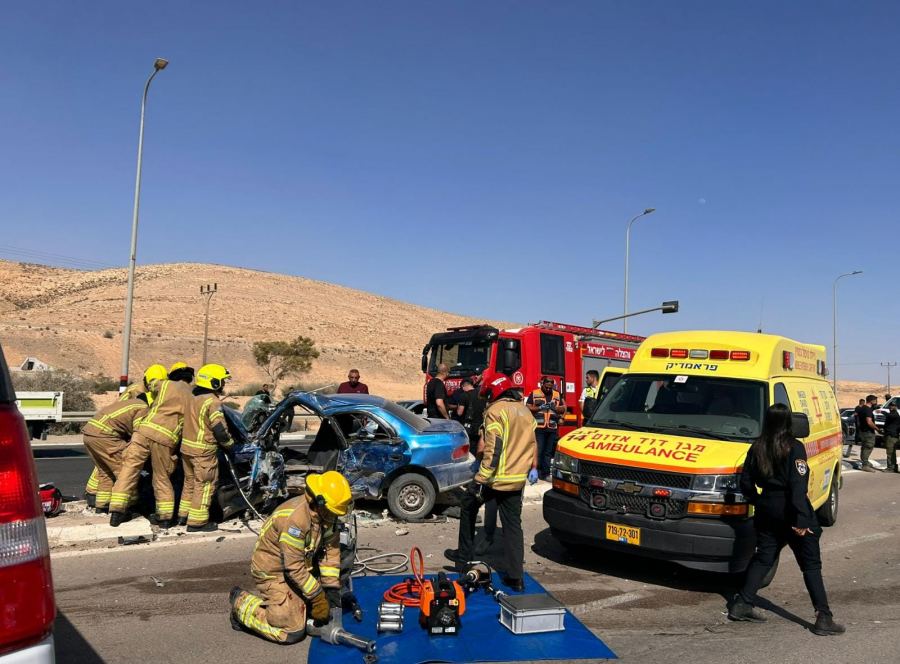النقب: 3 إصابات بينها خطيرة في حادث سير على مدخل قصر السر