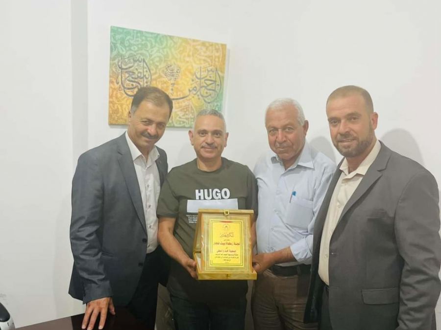 رئيس جمعية خود واعطي رائد دويك يستقبل رئيس لجنة زكاة بيت فجار