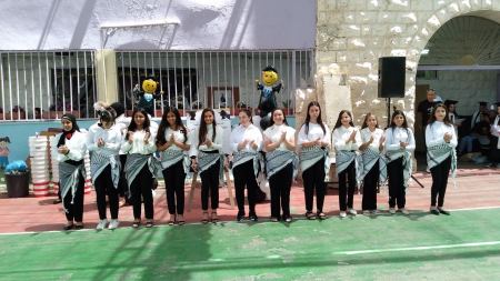 الاحتفال بتخريج الصف السادس في مدرسة ابن رشد بالطيبة