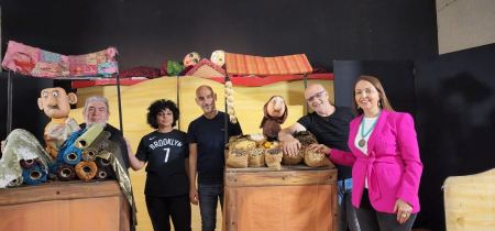 علاء الدين والفانوس السحري في لقاء تربوي ثقافي مع طلاب مدرسة الحكيم