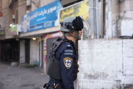 سرقة سلاح جندي من منزله بالقدس والقبض على المشتبهين