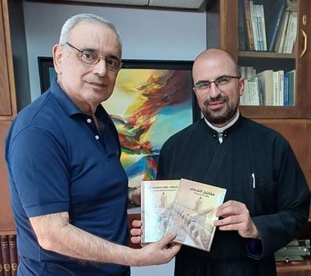 الأب رامي حجّار مع "مفاتيح السّماء" في ضيافة مؤسّسة الأديب: ناجي نَعمان في لبنان.