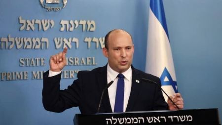 بينيت يتراجع ويزعم: لا تغيير على الوضع الراهن في الأقصى