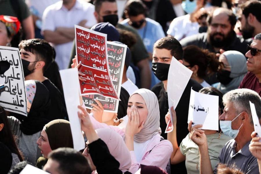 صور : مظاهرة وسط رام الله تنديدا بوفاة نزار بنات