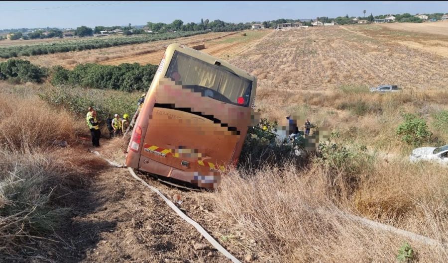 انحراف حافلة وبداخلها 30 راكبًا على شارع 1 باتجاه القدس