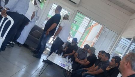 عقد راية الصلح بين عائلة القصاصي وعائلة ابو حميد