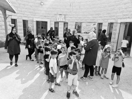 اجواء احتفالية مميزة في مخيم مجمع بساتين العرق كفرقرع