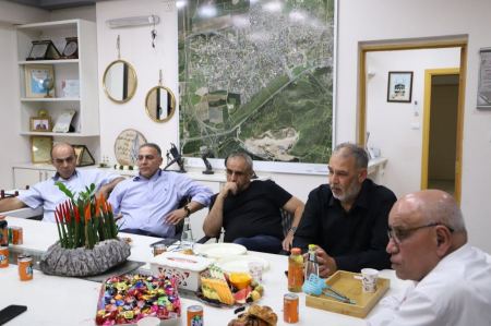 رئيس مجلس محلي كفرقرع يحذر من سياسة الترهيب وتخويف المواطنين بأوامر الهدم