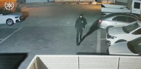 توثيق: القبض على مشتبه بهما بإطلاق النار على منزل بالرينة