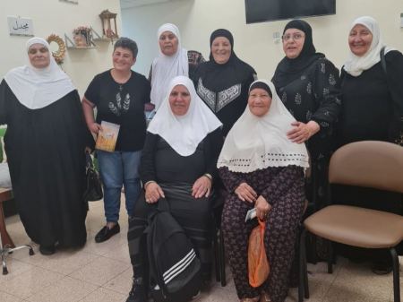 اللد- قراءة قصص وحوار ونقاش مع الكاتبة الصحفية رانية مرجية في مركز دارنا للجيل الذهبي 