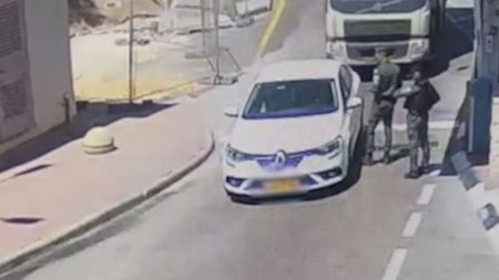 اتهام شابين من القدس بالقيادة عدة مرات ورخصتهم مسحوبة 