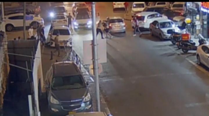 توثيق: هكذا أدى الخلاف بتوزيع فيديو حميم إلى طعنات عنيفة بالسكين بالقدس