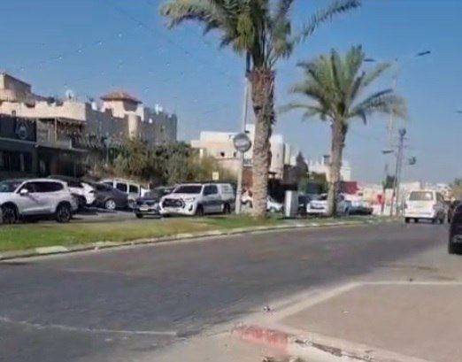 اصابة خطيرة لشاب وطفلة باطلاق نار في رهط