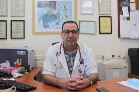 د. سعيد أبو زيد : "نواكب ارتفاع في حالات إصابات الأولاد جراء ابتلاع قطع وأغراض غريبة"