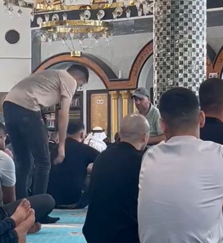 رهط تُضيء منابرها بلغة الإشارة