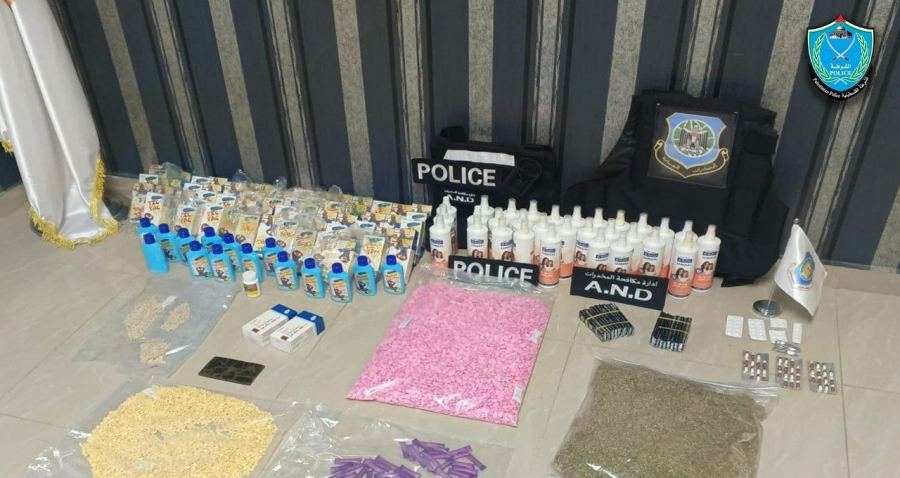 رام الله : ضبط مواد كبيرة من المخدرات كانت في طريقها الى غزة