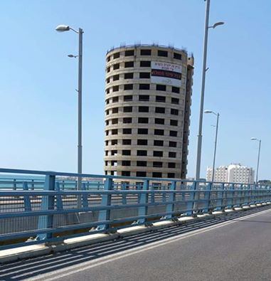 المحكمة تصدر قراراً بهدم المبنى الدائري في عكا بإدعاء ان المبنى يضر في منظر المدينة