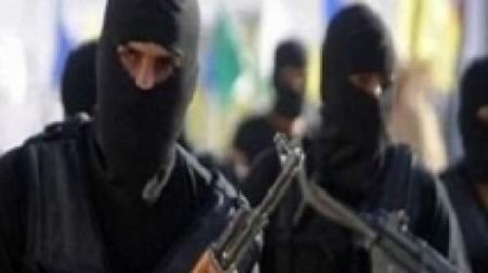 شاهد بالفيديو ملثمان يحاولان قتل شخصين في المكر قرب عكا...