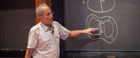 أذكى فيزيائي في العالم: الوعي سيظل لغزاً يصعب على العلم حله