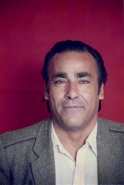  الراحل أحمد حسين شاعر ومفكر استثنائي مختلف