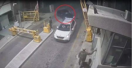 فيديو : شابة من أشدود تقتحم حاجزًا عسكريًا لتهريب عمال فلسطينيين
