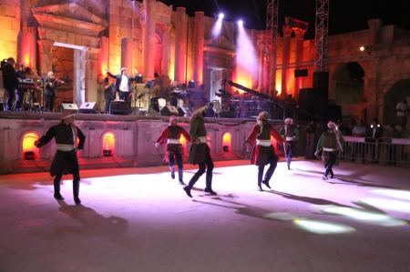 التركي وجبّور وصويص يفتحون على "الجنوبي" قوس الهوى والغناء