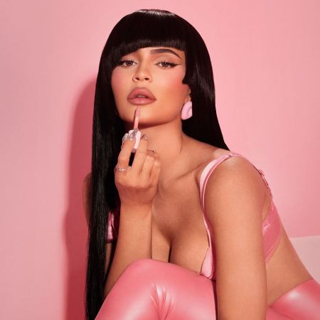 'Kylie Cosmetics و 'Kylie Skin في شبكة سوبر-فارم