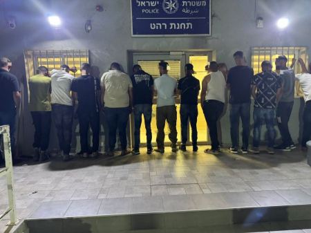 اعتقال 24 مشتبهاً به في شجار جماعي بمدينة رهط وإصابة شرطيين