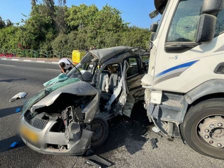 النقب | 6 إصابات متفاوتة إثر حادث طرق مروّع بين 3 مركبات