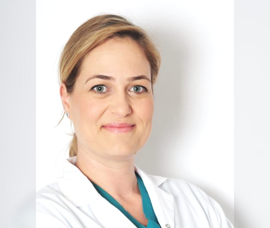 د.سوزان مصطفى ميخائيل تجري عملية فريدة من نوعها