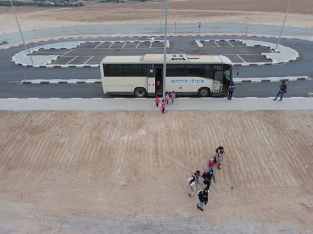 النقب : افتتاح السنة الدراسية في قرى خشم زنة وخربة الوطن 