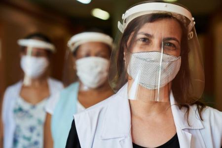قريبًا: صناديق المرضى تباشر بإعطاء تطعيم مخصّص لصنف الأوميكرون