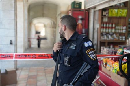 ضبط اسلحة ومصادرة مركبات واعتقال مشتبهين بجرائم قتل في جلجولية ويطا وعرابة وسخنين والقدس