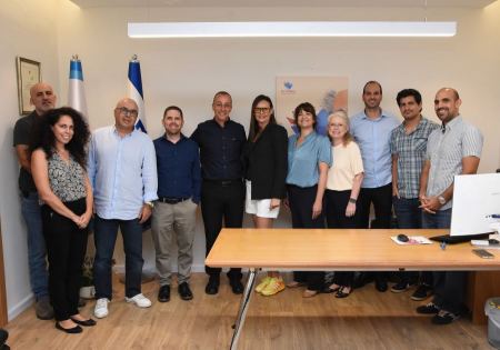 اتفاقية عمل أولى للعاملين في سلطة المياه