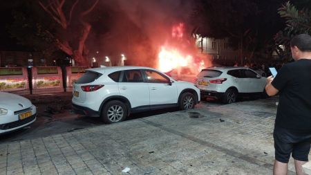 انفجار مركبة في عكا وإلقاء قنبلتين على منزلين في كفر كنا وسخنين واطلاق نار في جسر الزرقاء 