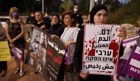 هآرتس: تشكيل فريق من الشاباك لتحديد مدى تدخله في محاربة الجريمة بالداخل