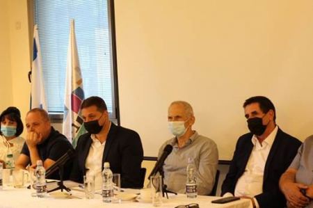 رؤساء السلطات المحلية أعضاء مركز الحكم المحلي التقوا بوزير الأمن الداخلي عومر بار ليف